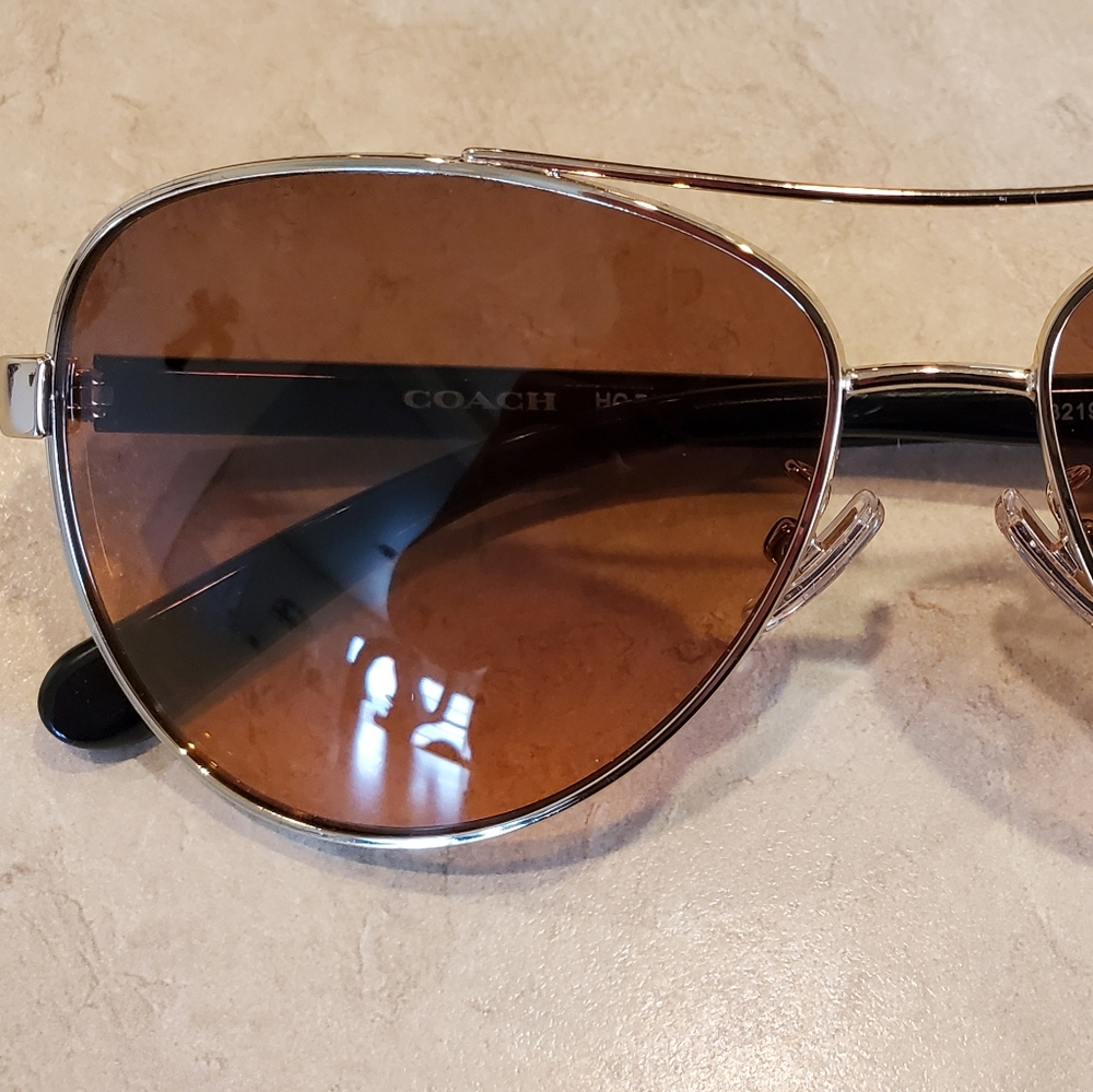 Please see COPY Listing - Picture 10 of 16